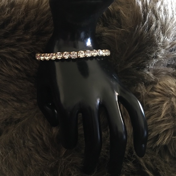 Vintage large clear rhinestone stretch bracelet - Picture 3 of 7